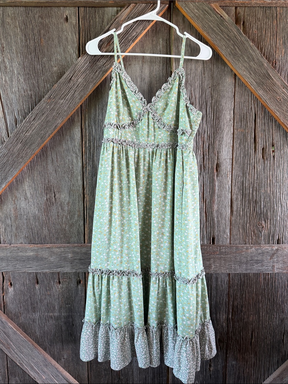 DAVI & DANI Mint Green Floral Tiered Midi Dress